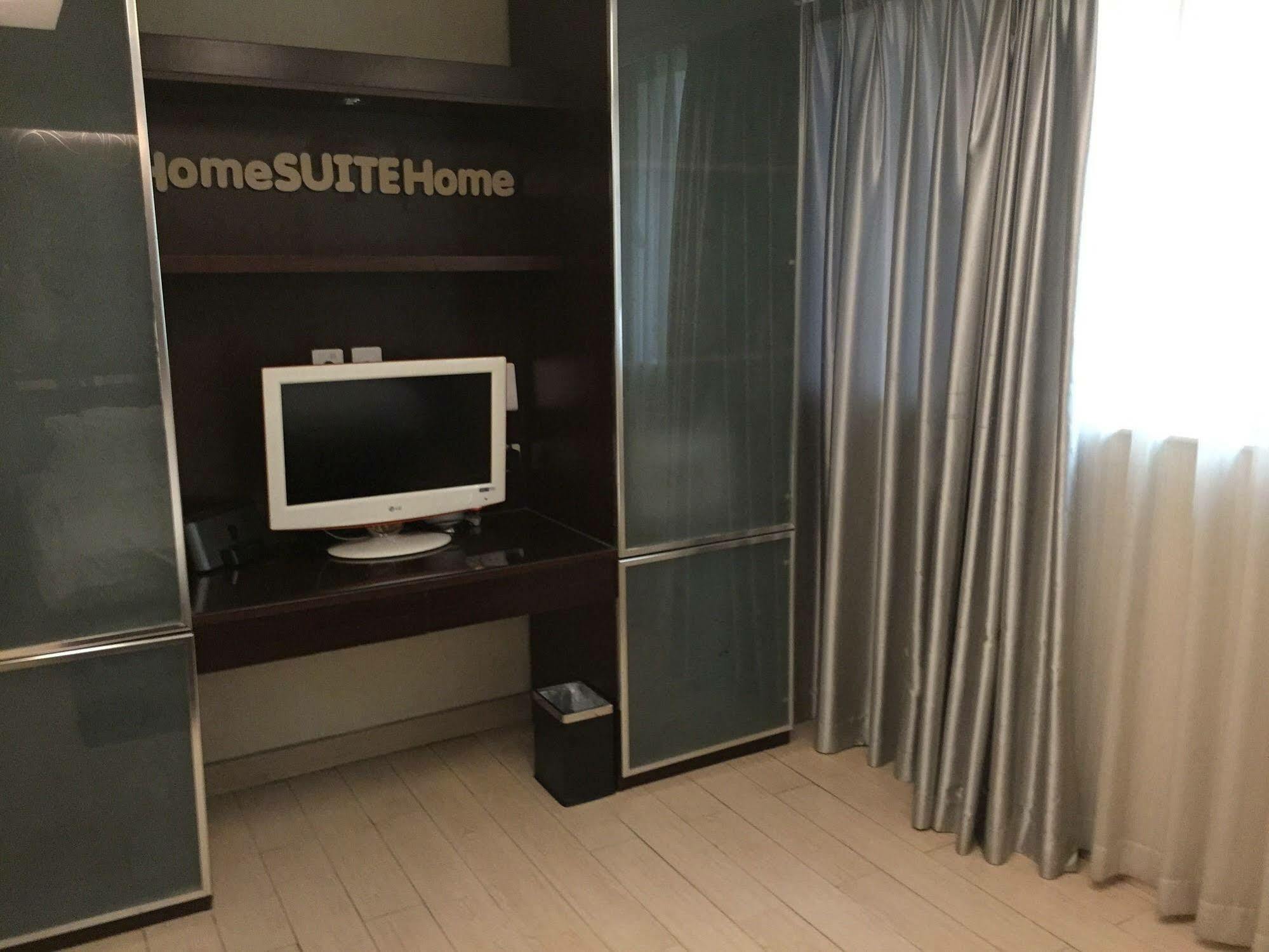 Hotel Pop Mong Kok